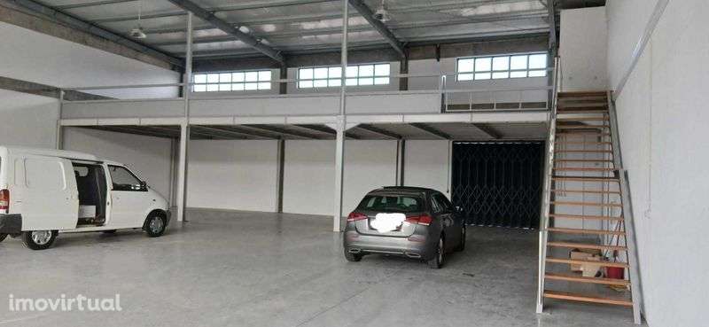 Armazém c/500 m2 na zona de Vila do Conde ( ao nó da A28 ) - Grande imagem: 2/3