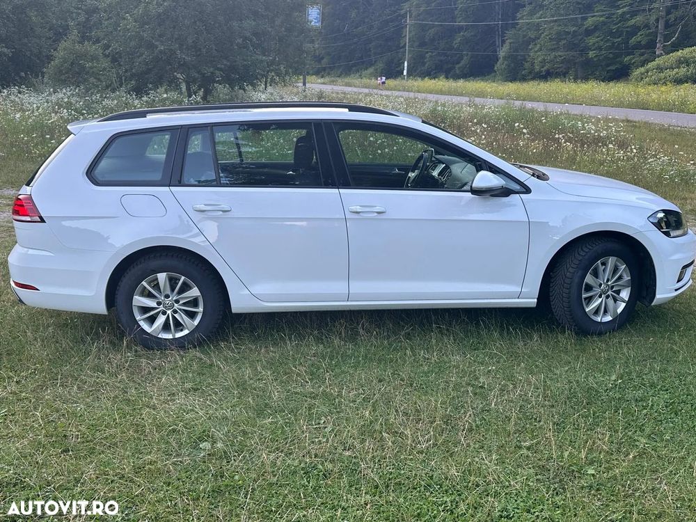 Volkswagen Golf - 6
