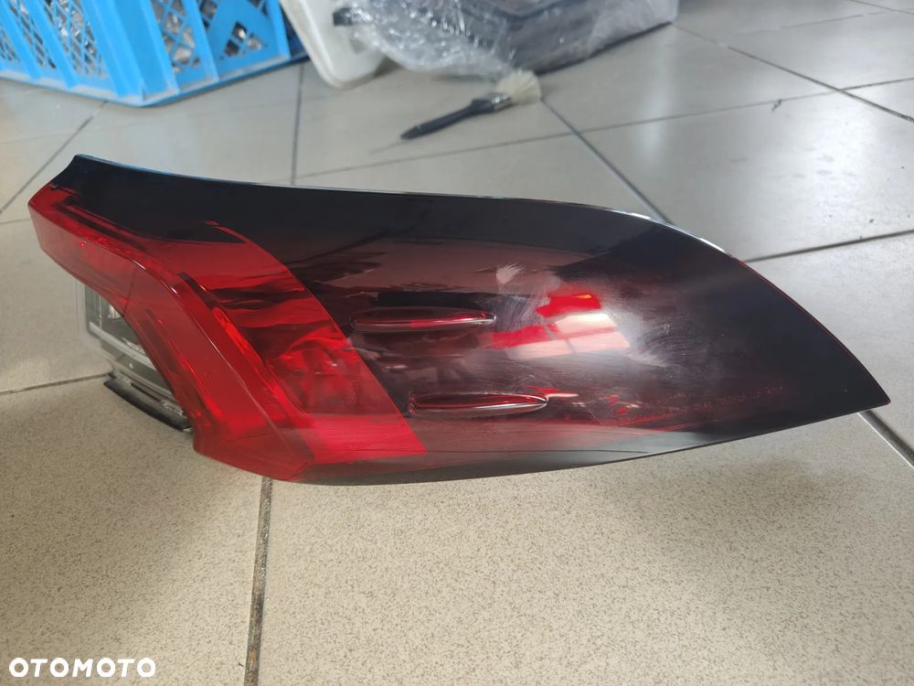 Toyota Corolla E21 Sedan prawa lampa tył EU - 3