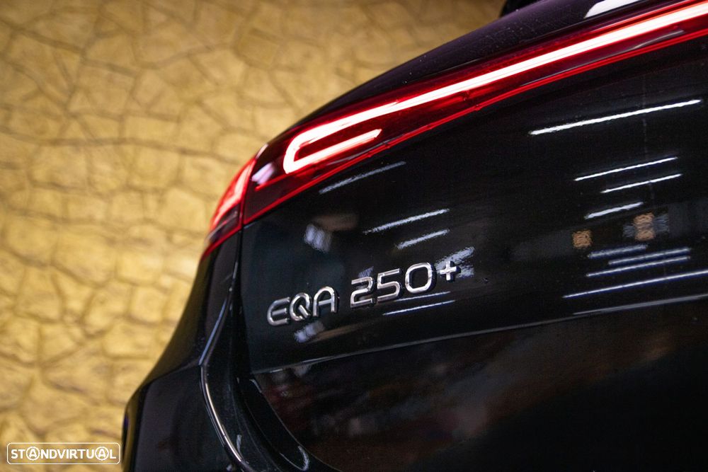 Mercedes-Benz EQA 250+ AMG Line - 10