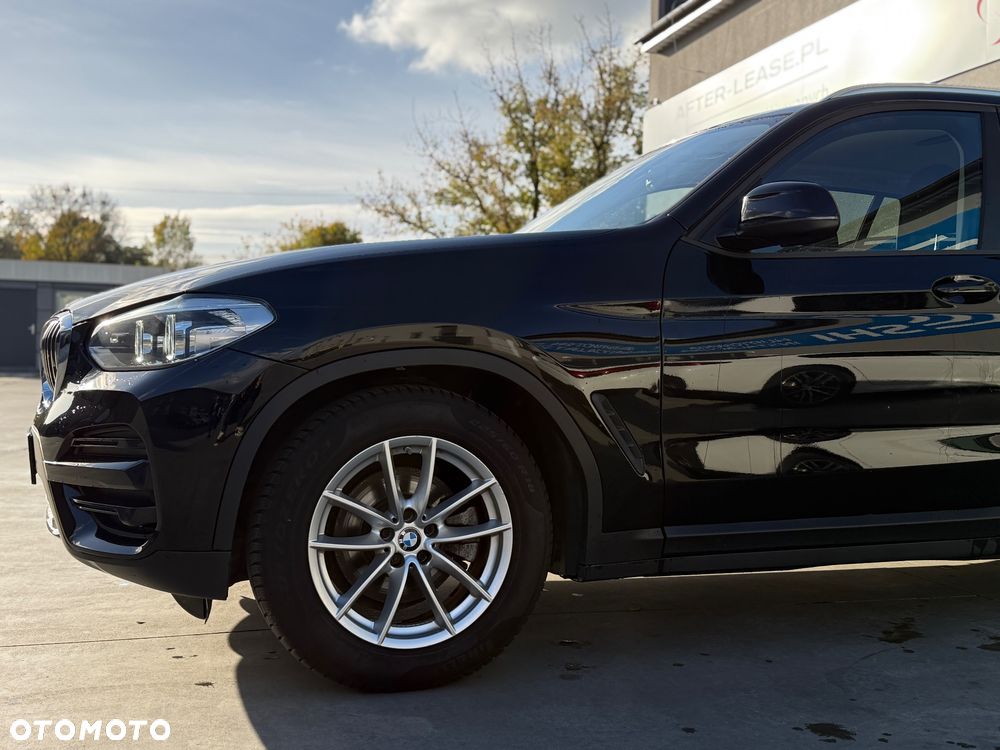BMW X3 xDrive20i Advantage - 10
