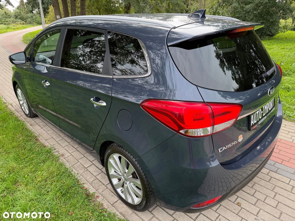 Kia Carens 1.7 CRDi 141 Dream Team Edition - 30