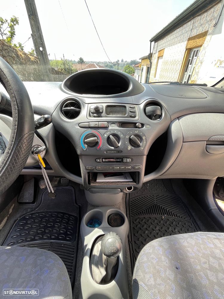 Toyota Yaris 1.0 Luna ABS - 4