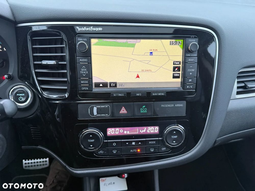 Mitsubishi Outlander - 21