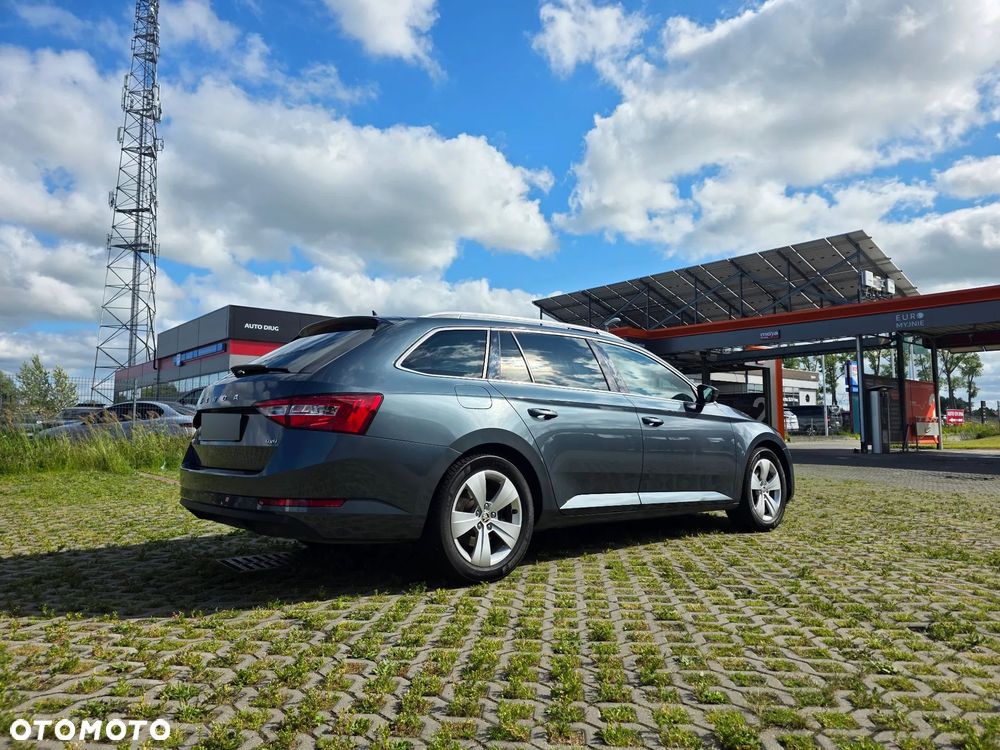 Skoda Superb 2.0 TDI 4x4 DSG Ambition - 6