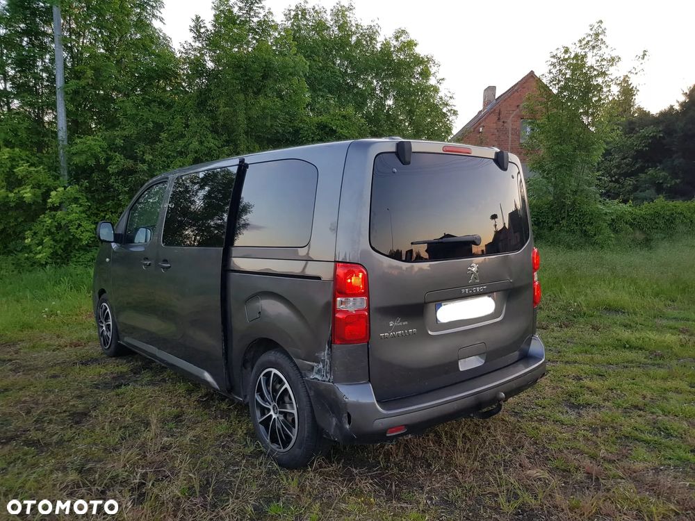 Peugeot Traveller - 25