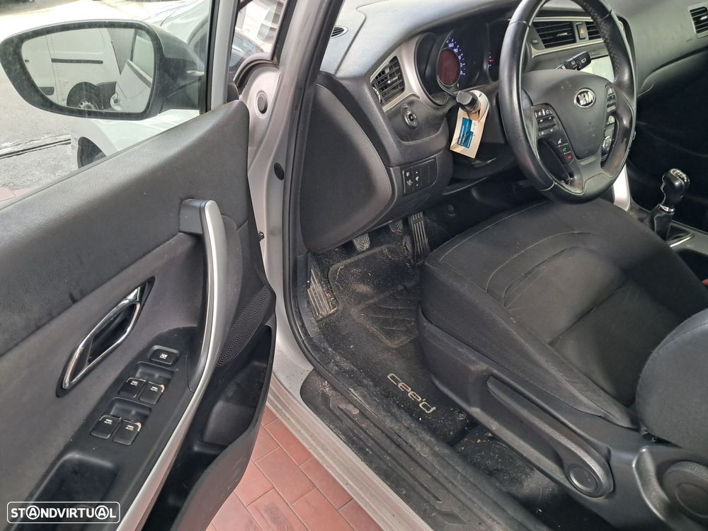 Kia Ceed 1.4 CRDi Nav Line - 4