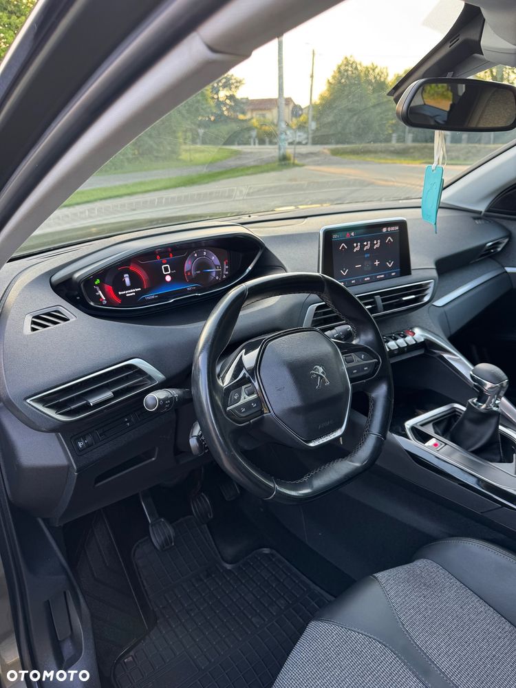 Peugeot 5008 BlueHDI 130 Allure Business-Paket - 18