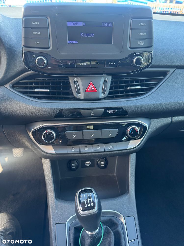 Hyundai i30 1.5 DPI Classic + - 8