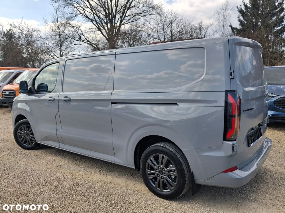 Ford Custom Van Limited - 4