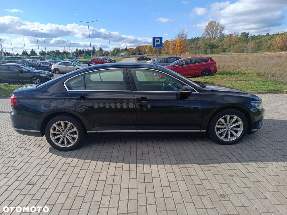 Volkswagen Passat - 4