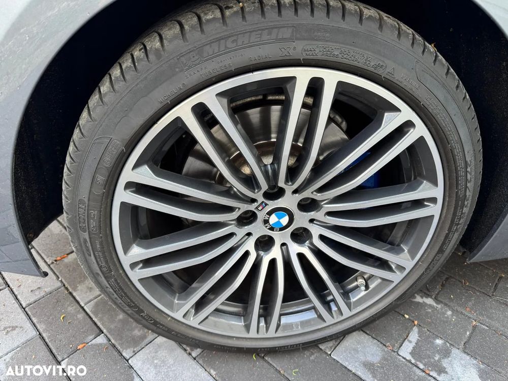 BMW Seria 5 530d xDrive AT - 18