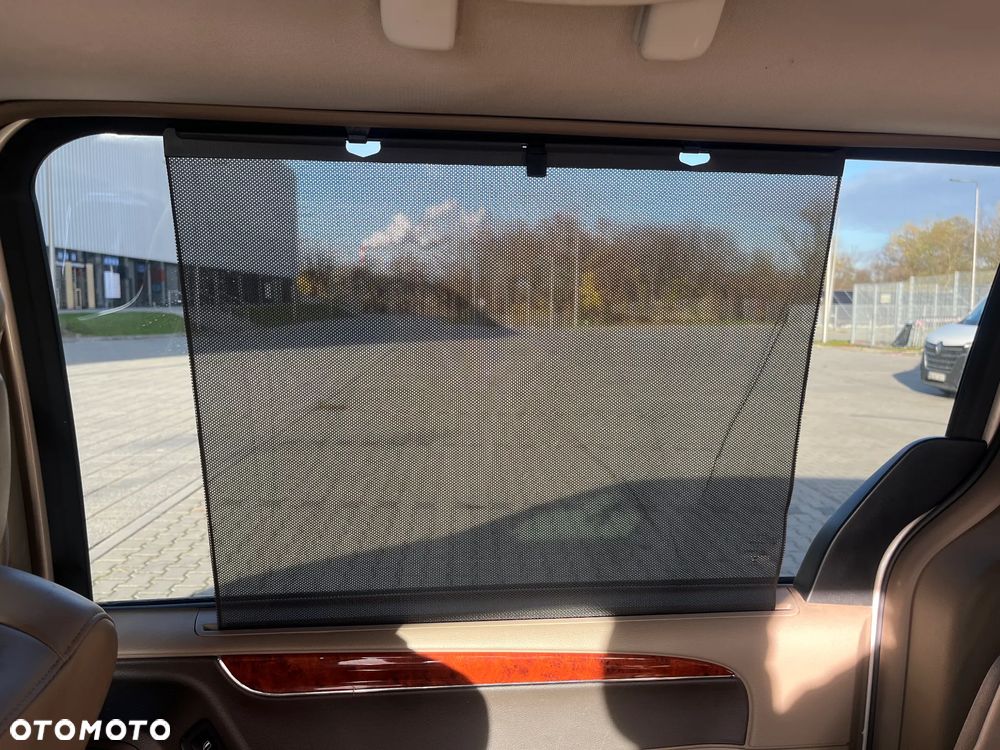 Chrysler Town & Country 3.6 Limited - 24