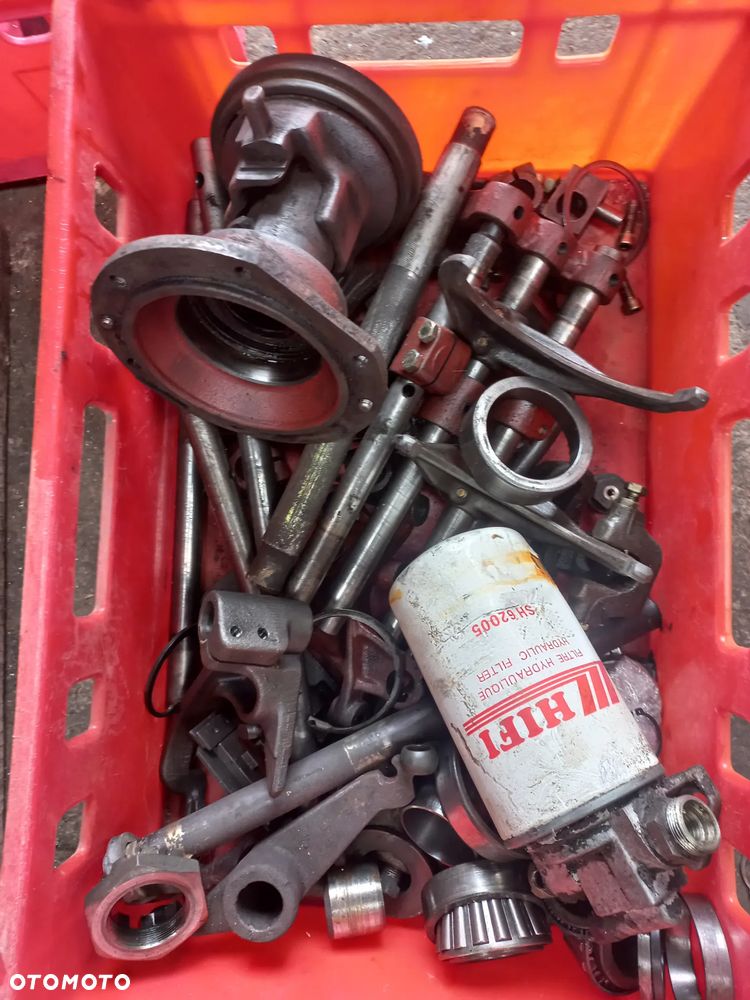 Części skrzyni DEUTZ FAHR DX kosz napęu,przystawka,koło zębate,wałek wom,sprzęgłowy04357784,wsteczny bieg,synchronizator 1-2,3-4,przesówka,nakładka synchronizatora,pierścienie,hamulce,04382316,04359887,04401332,04334390,48z,04335002,04383368,dx 140,160 - 14