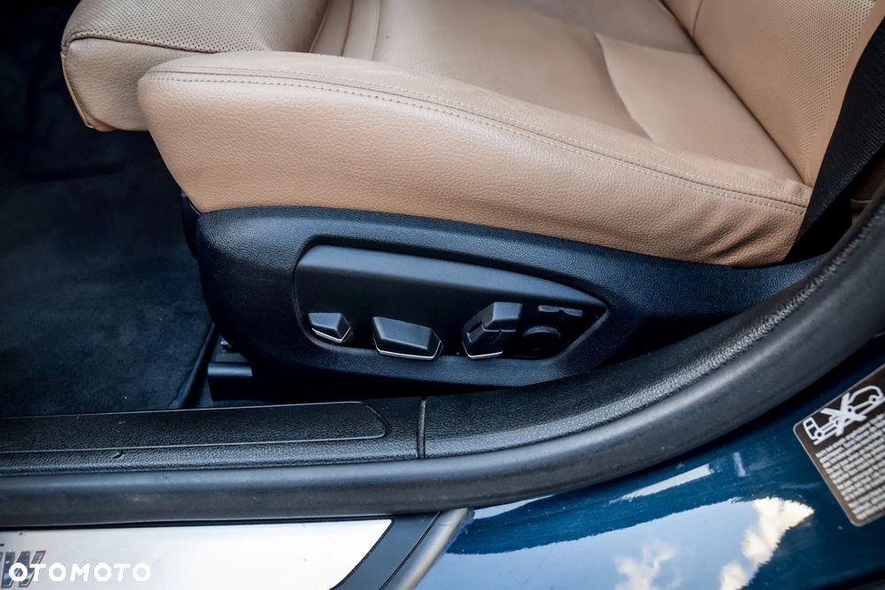 BMW Seria 7 740i L - 35