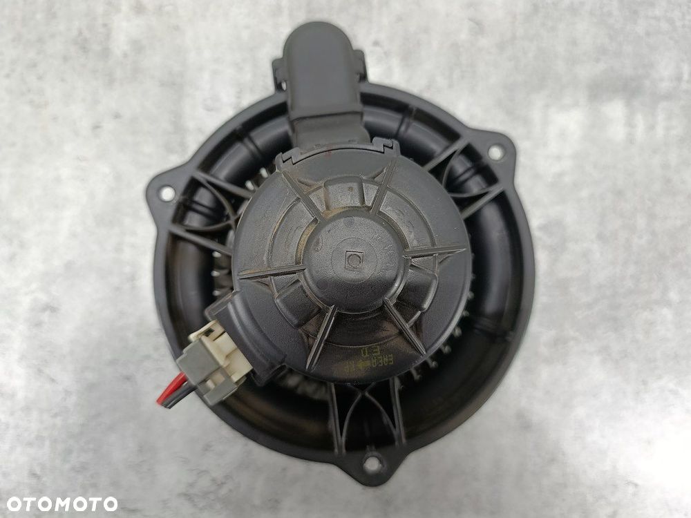 WENTYLATOR NAWIEWU, DMUCHAWA HYUNDAI I30 I F00S33F023 1.4 16V - 5