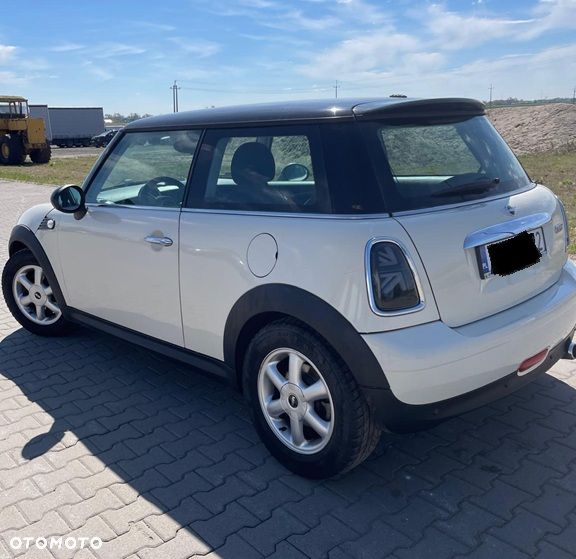 MINI Cooper Standard - 2