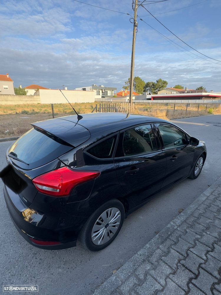 Ford Focus 1.0 EcoBoost S&S TREND - 3