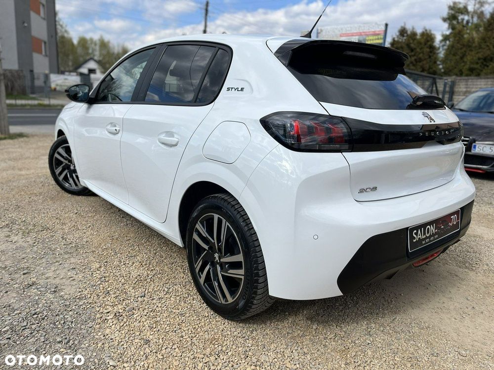 Peugeot 208 - 12