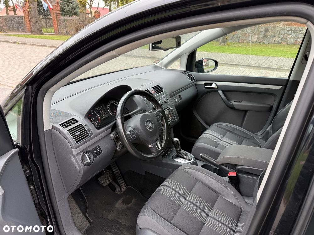 Volkswagen Touran 2.0 TDI DPF DSG MATCH - 11