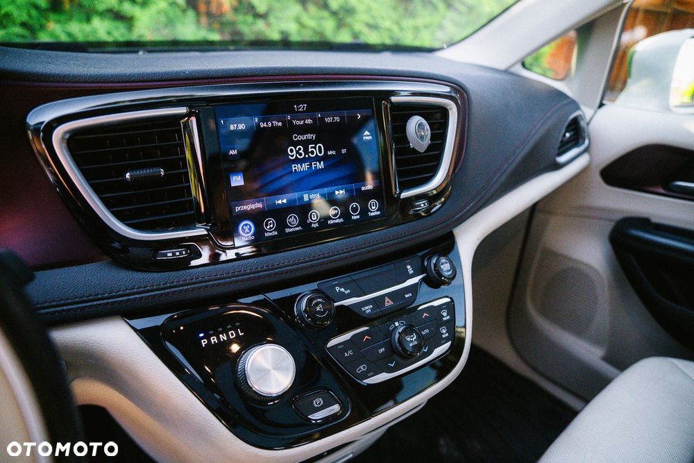 Chrysler Pacifica - 38