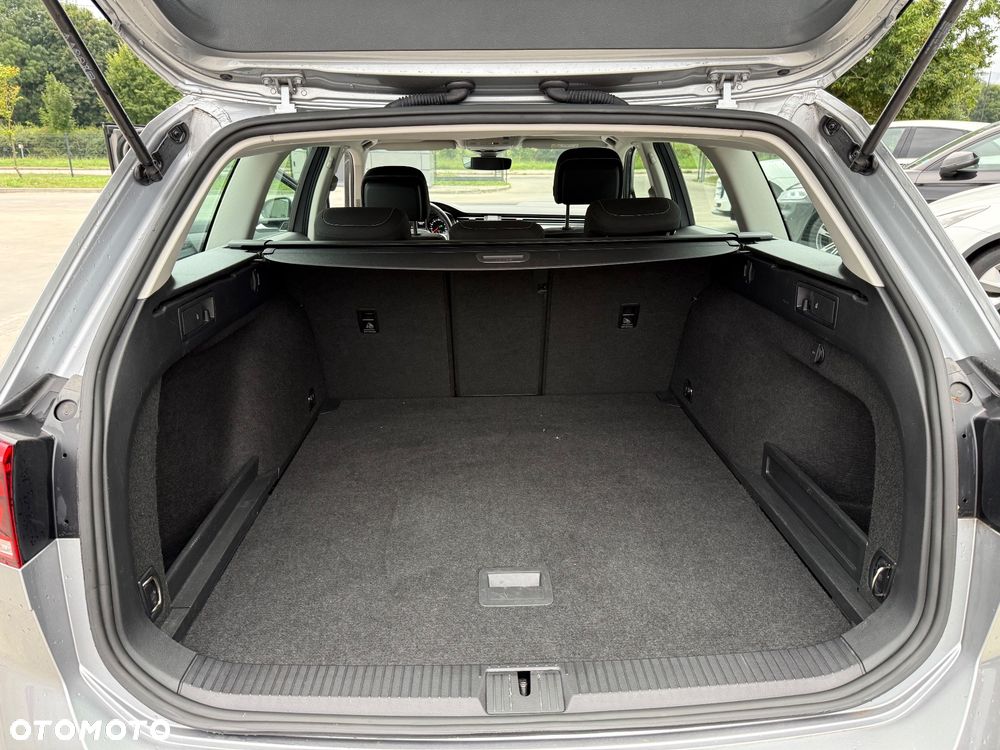 Volkswagen Passat Variant 2.0 TDI Business DSG - 27