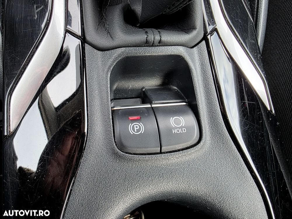 Toyota Corolla Sedan 1.8 HSD Dynamic - 32