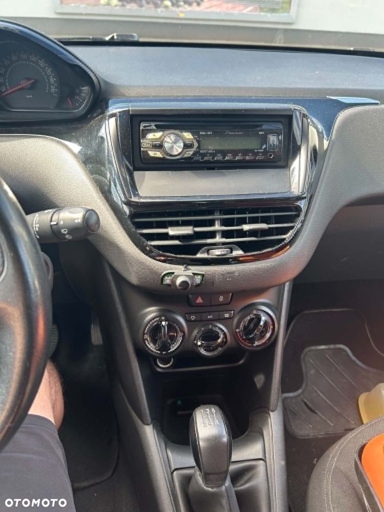 Peugeot 208 - 7