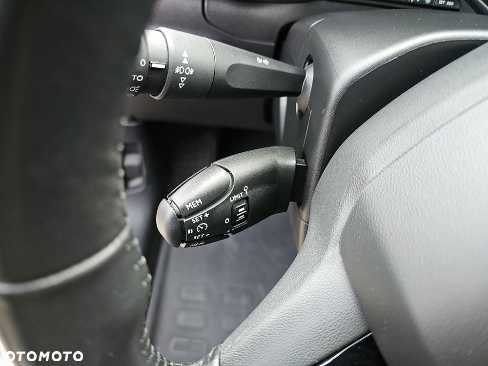 Citroën C3 1.2 PureTech GPF Shine S&S EAT6 - 20