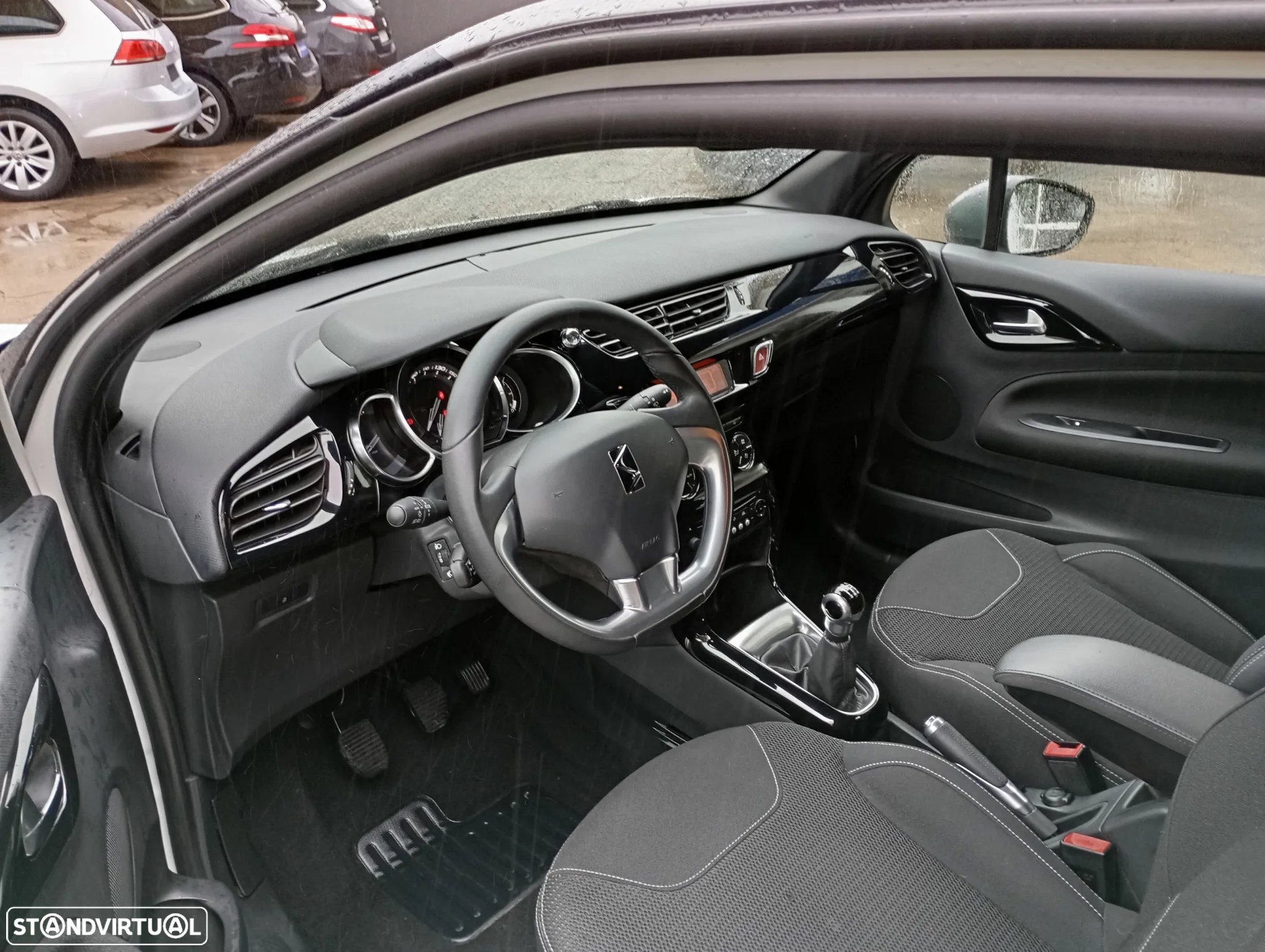 DS DS3 Pure Tech VTi 82 SoChic - 4