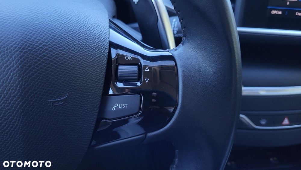 Peugeot 308 1.2 PureTech GPF Allure S&S EAT8 - 24