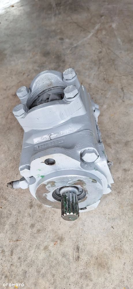 Pompa Case 821 B - 2