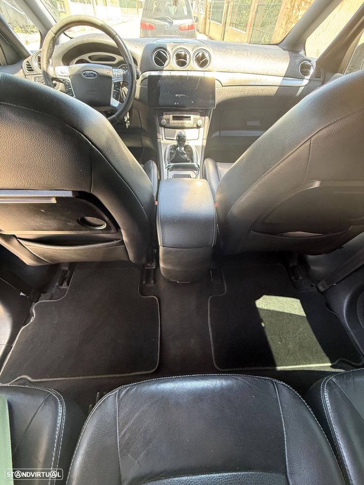 Ford S-Max 2.0 TDCi Titanium 7L - 14