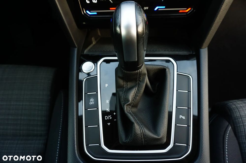 Volkswagen Passat Variant 1.5 TSI EVO Business DSG - 32