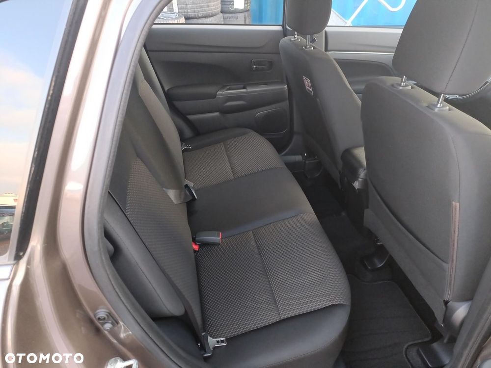 Mitsubishi ASX 1.6 Inform - 13