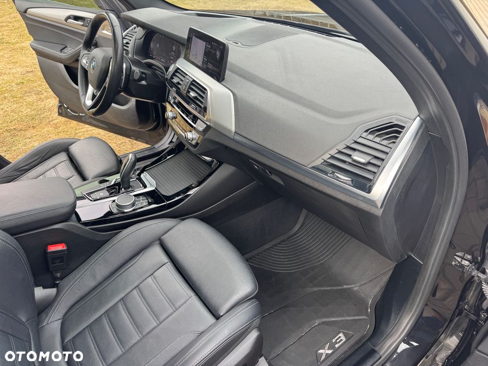 BMW X3 xDrive30i GPF Luxury Line - 28