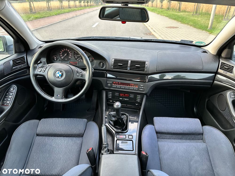 BMW Seria 5 520i - 31