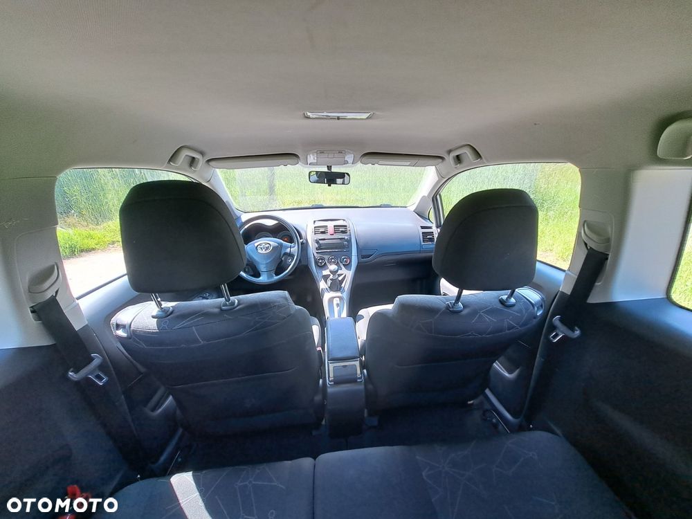 Toyota Auris - 11