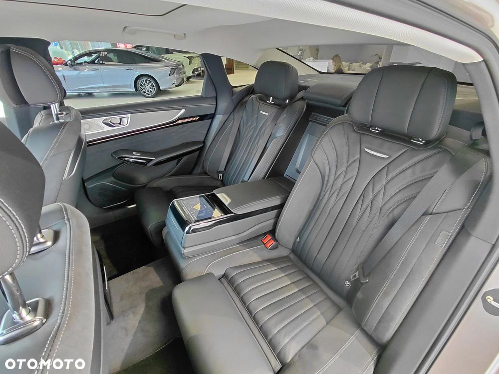 Hongqi H9 2.0T Deluxe - 14