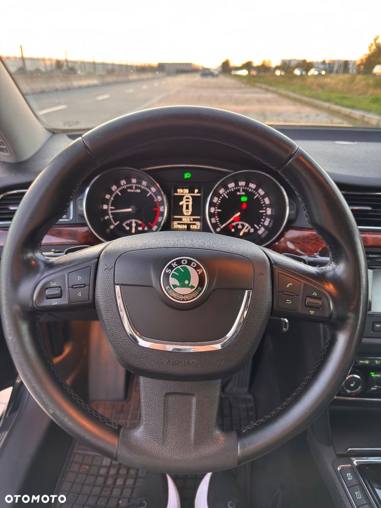 Skoda Superb 2.0 TDI DSG Elegance - 12