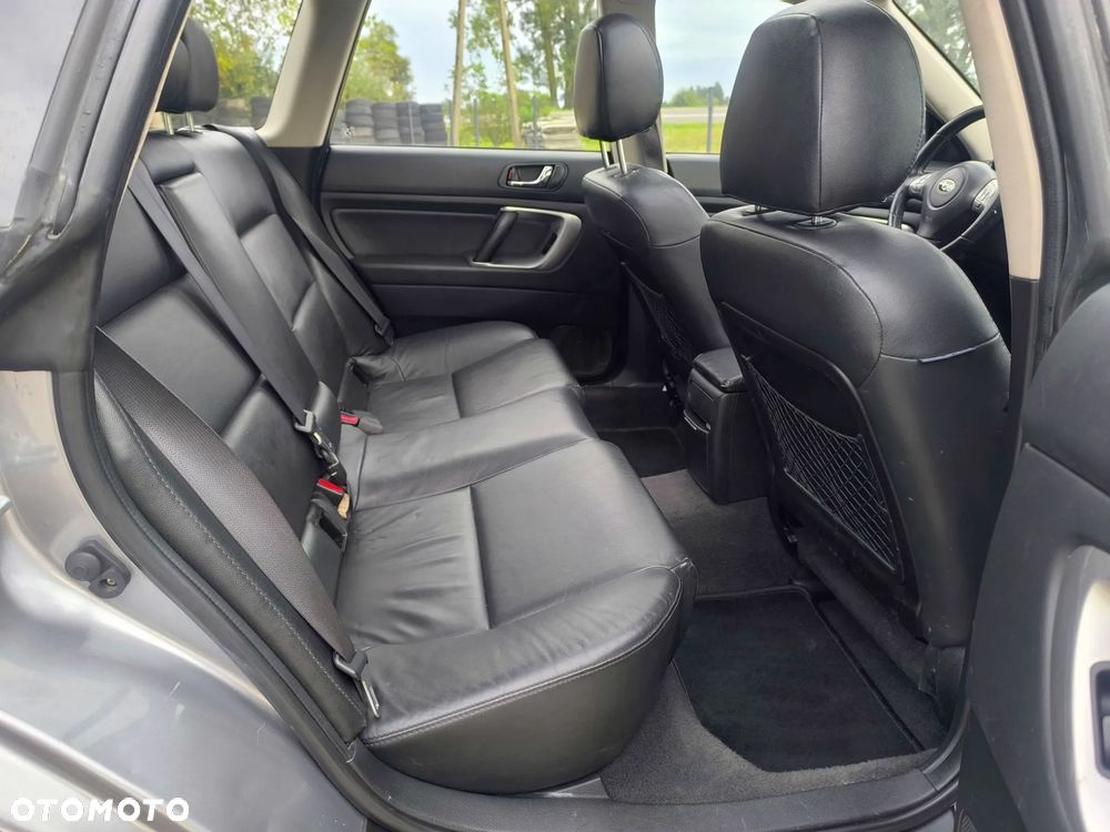 Subaru Legacy - 19