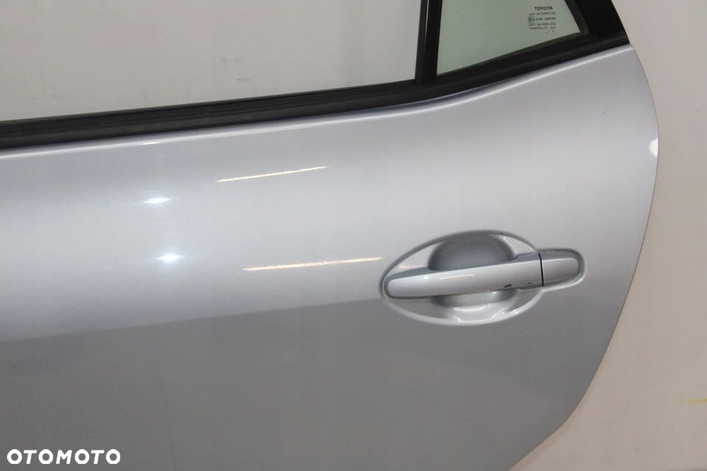 DRZWI LEWE TYLNE LEWY TYŁ TOYOTA AURIS I 2006R- 8S1 - KOD LAKIERU - 5
