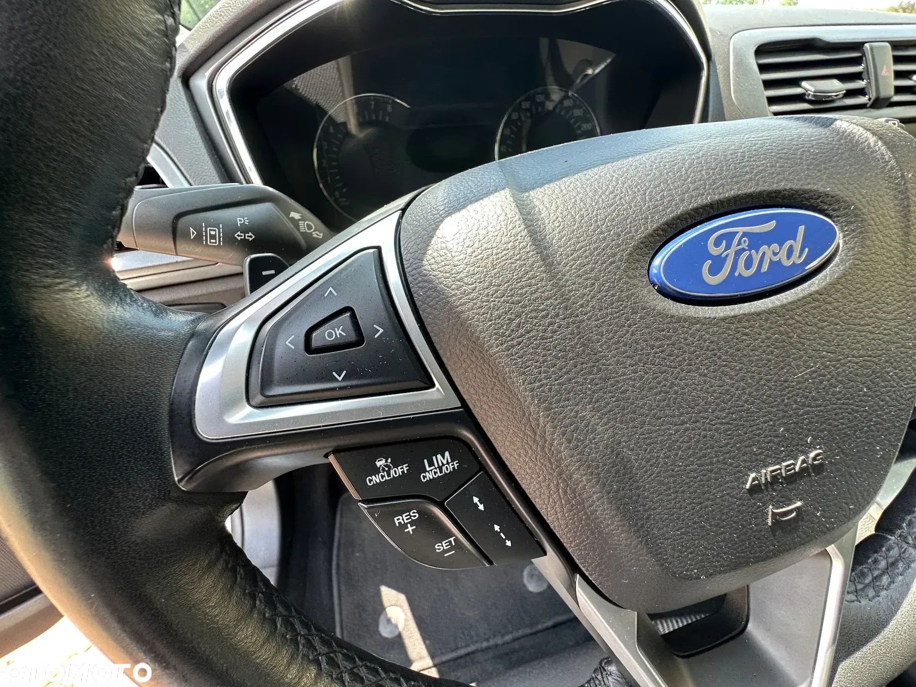 Ford Mondeo 2.0 EcoBoost Titanium - 33