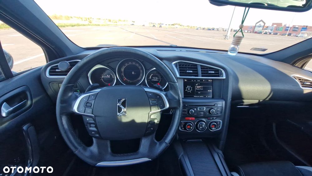 Citroën DS4 e-HDi 115 ETG6 SoChic - 7