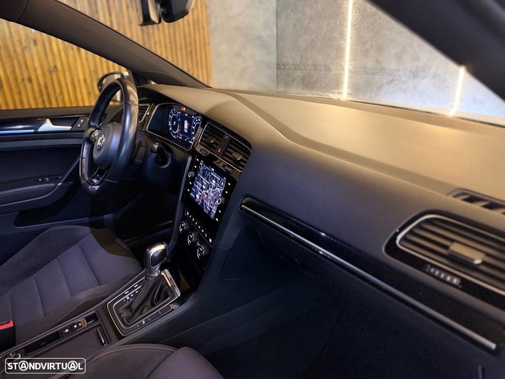 VW Golf R 4Motion (BlueMotion ) DSG - 29