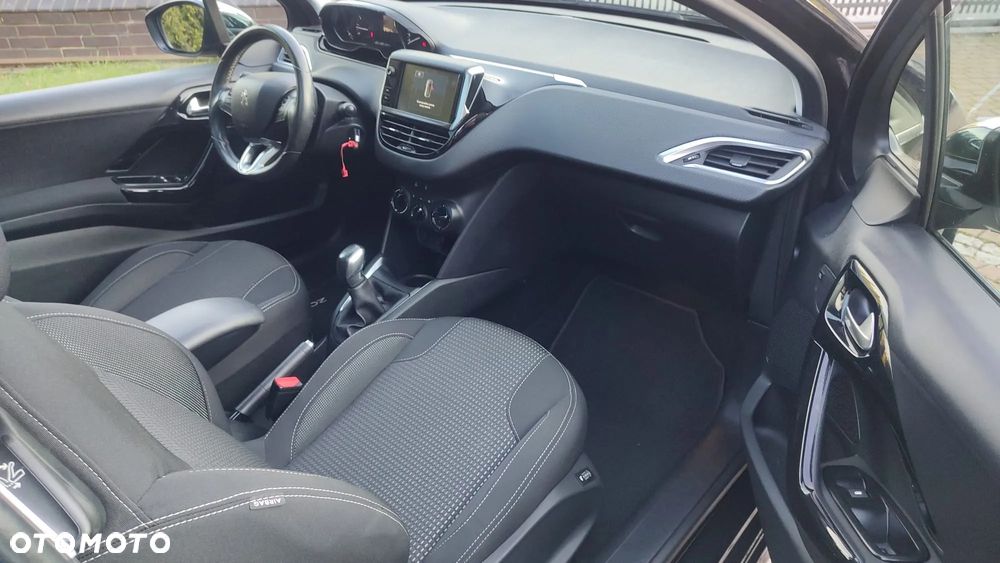 Peugeot 208 PureTech 110 Stop & Start Allure - 11