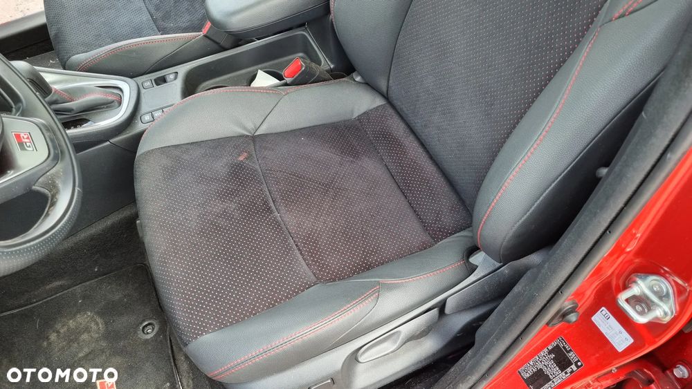Toyota Yaris 130 1.5 VVT-i GR SPORT - 39