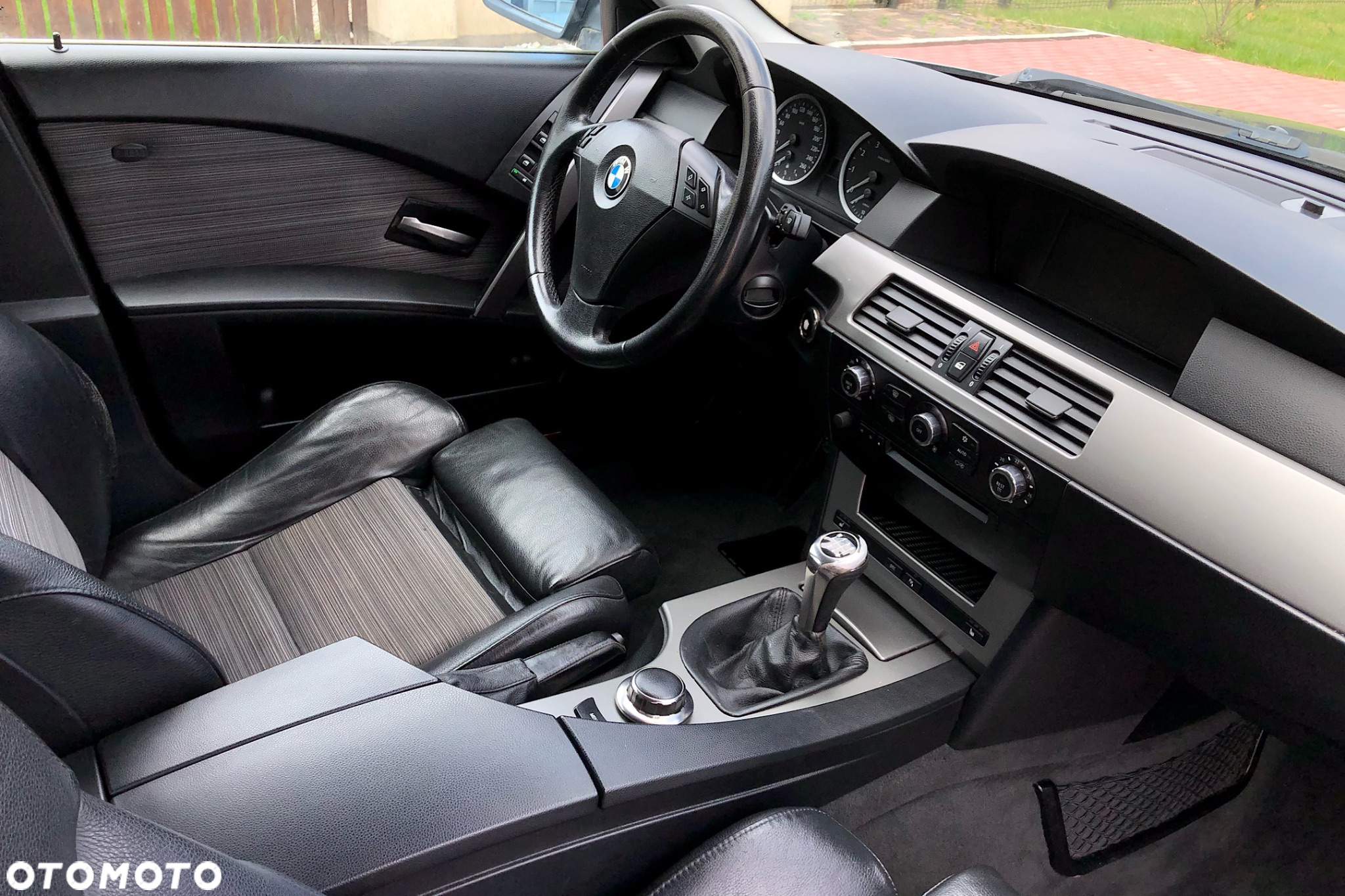 BMW Seria 5 525xi - 35
