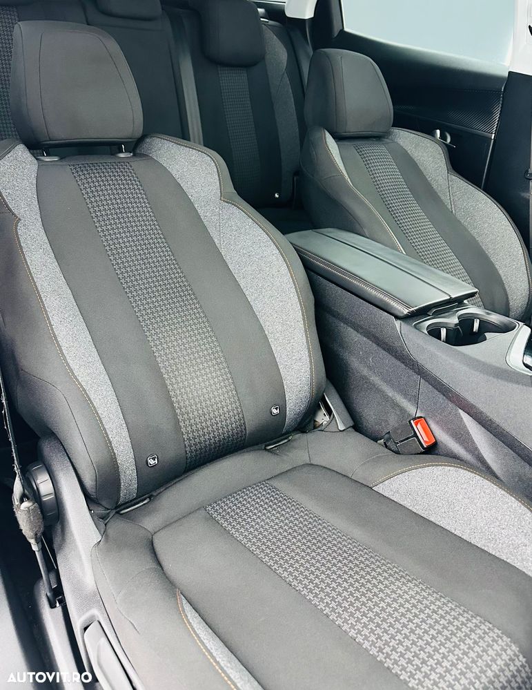 Peugeot 3008 PureTech 130 Stop & Start EAT6 Allure - 17