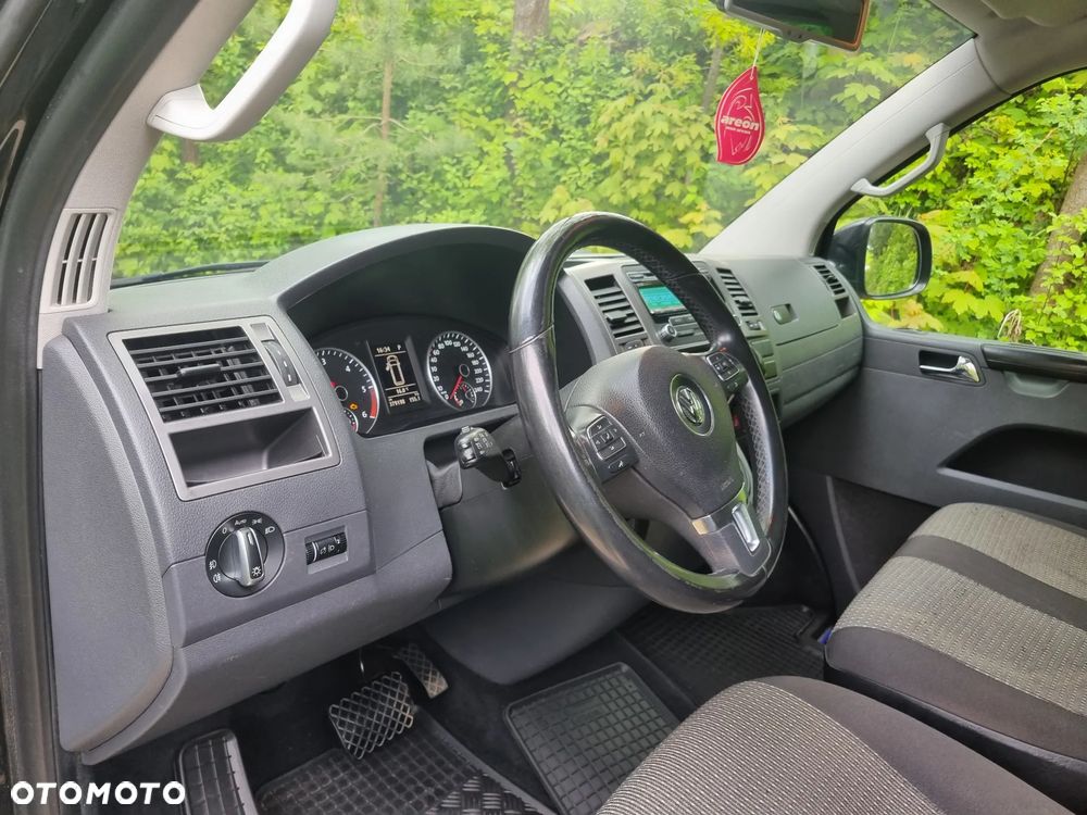 Volkswagen Caravelle - 15